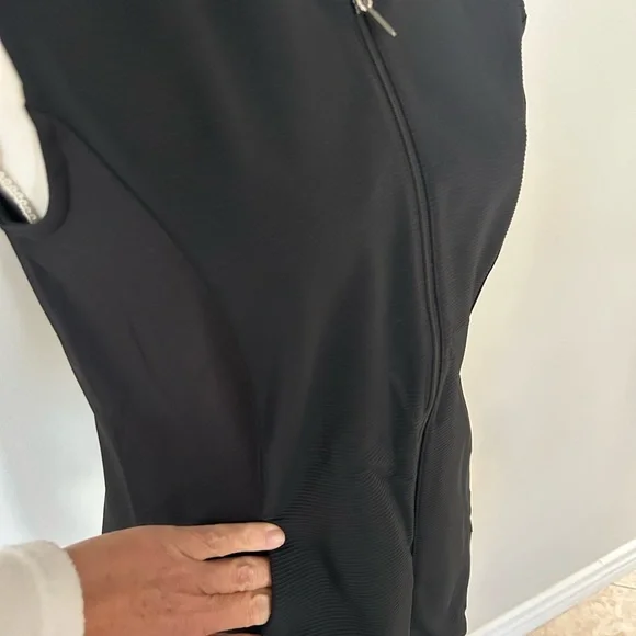 Greg Norman Collection Women’s Golf Vest - Picture 5 of 9